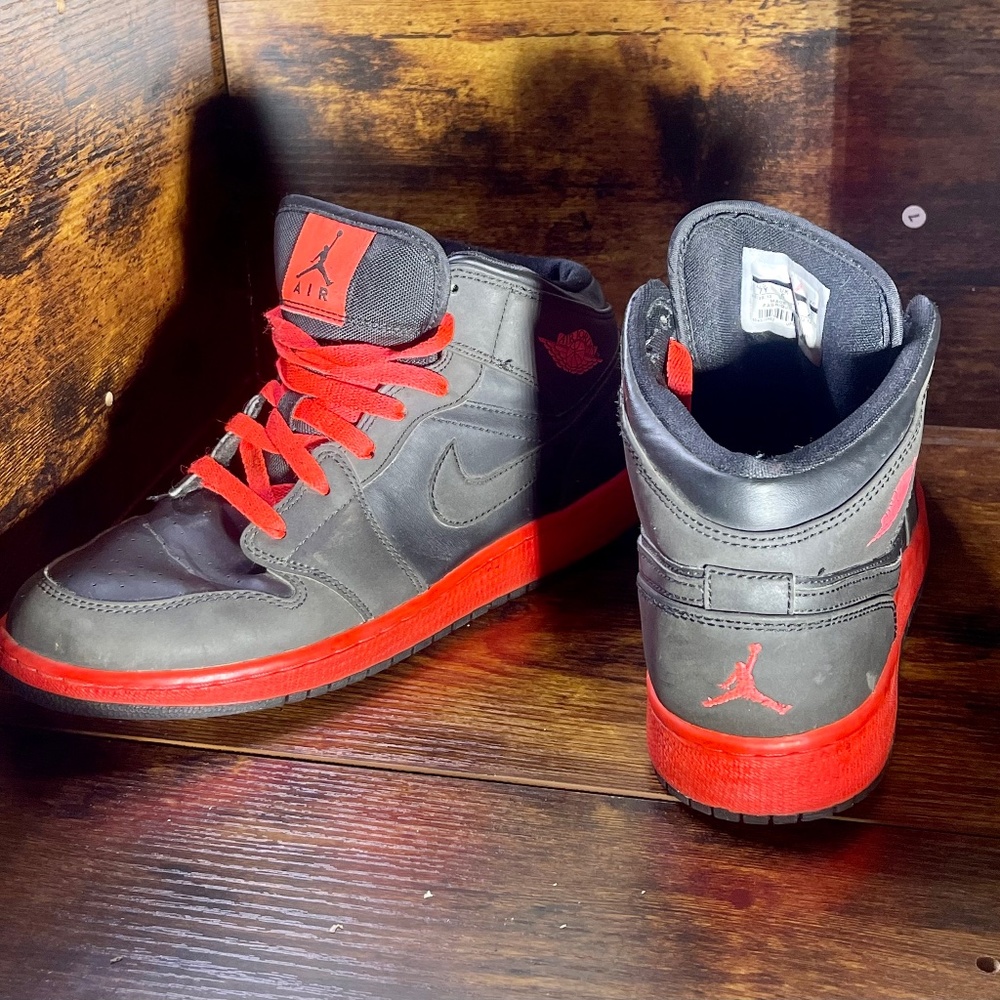 Air Jordan Retro 1 Infrared Black 7Y